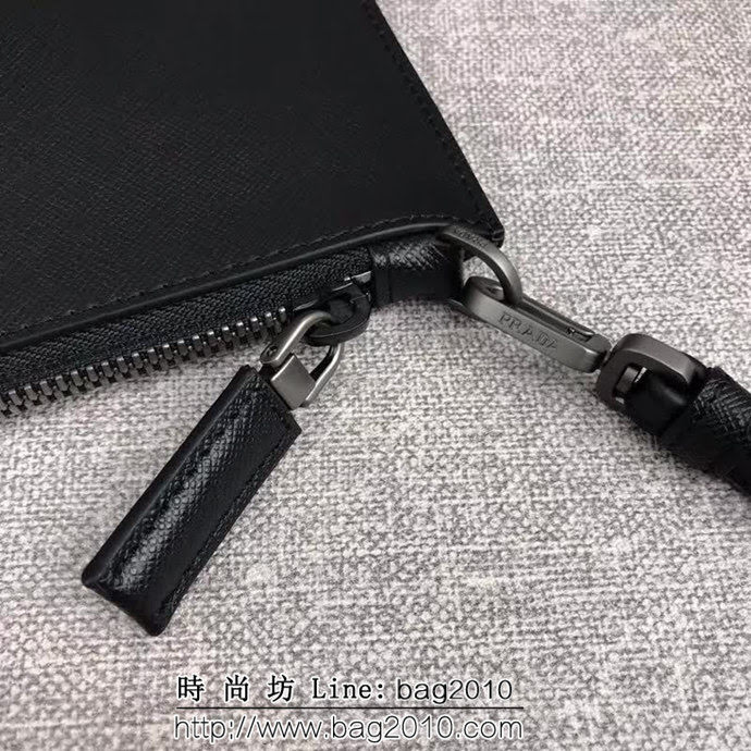 PRADA普拉達 專櫃最新同色標誌 頂級原單十字紋牛皮 男士手包 2NG005 DD1724